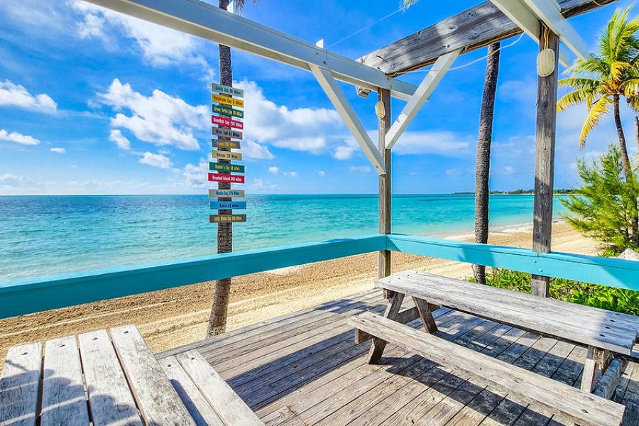 TAXI – BANANA BAY BEACH AND RESTAURANT